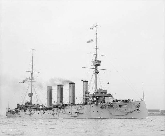 Panssariristeilijä HMS Good Hope, joka upposi Coronelin meritaistelussa. Kuvan lähde on Wikipedia.