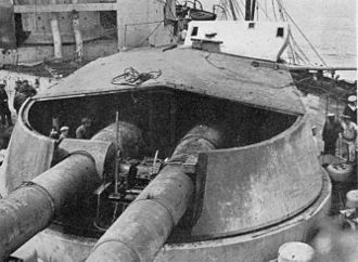 HMS Lion’in tykkitorni taistelun jälkeen. Kuvan lähde on Wikipedia.