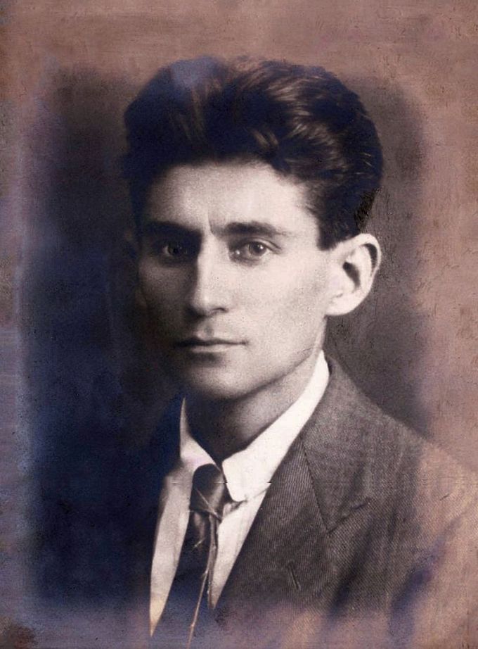Kirjailija Franz Kafka. Kuvan lähde on Wikiquote.org.
